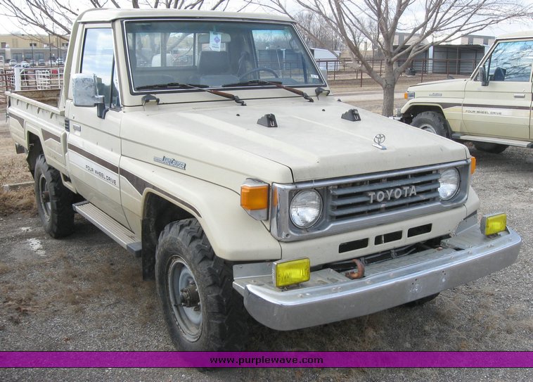 image for item 3438 1990 Toyota FJ75 Land Cruiser