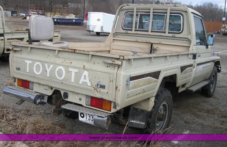 image for item 3438 1990 Toyota FJ75 Land Cruiser