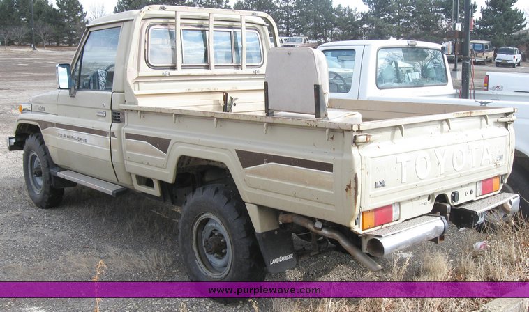 image for item 3438 1990 Toyota FJ75 Land Cruiser