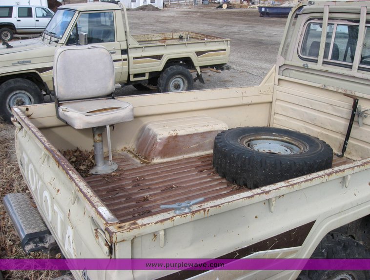image for item 3438 1990 Toyota FJ75 Land Cruiser