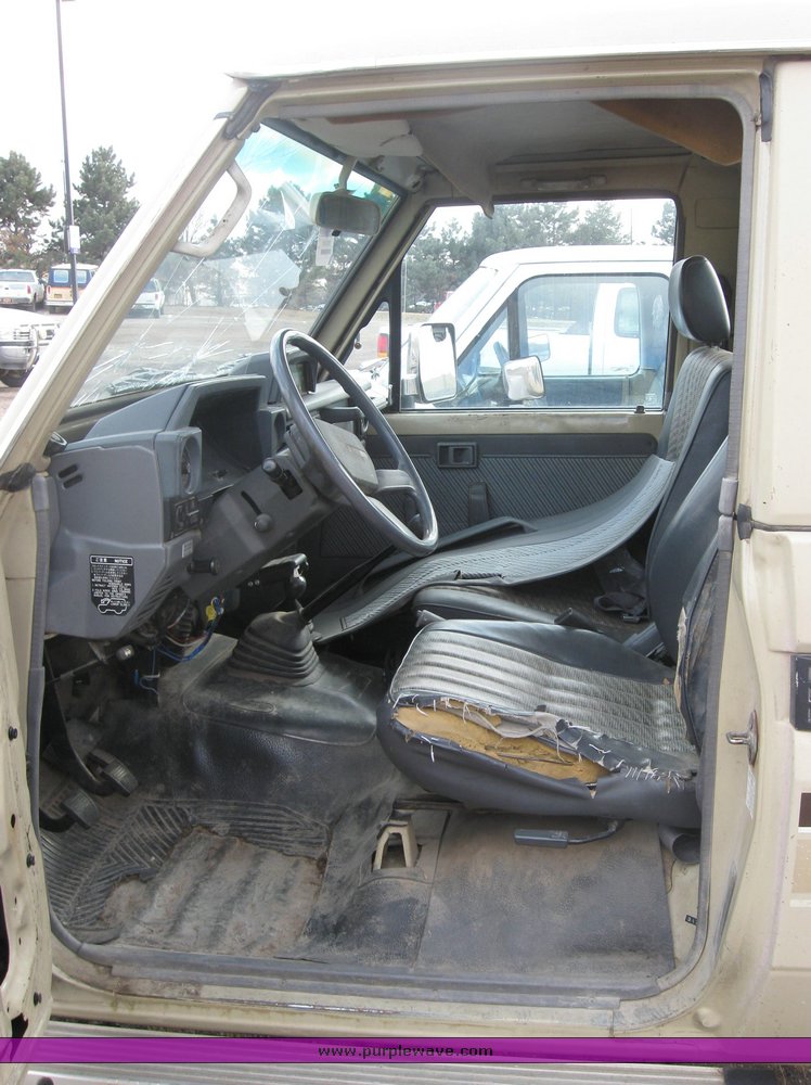 image for item 3438 1990 Toyota FJ75 Land Cruiser