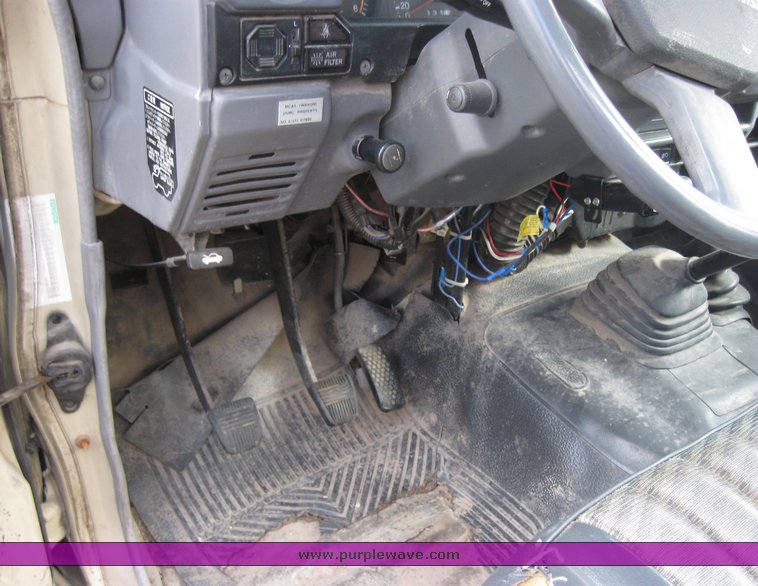 image for item 3438 1990 Toyota FJ75 Land Cruiser