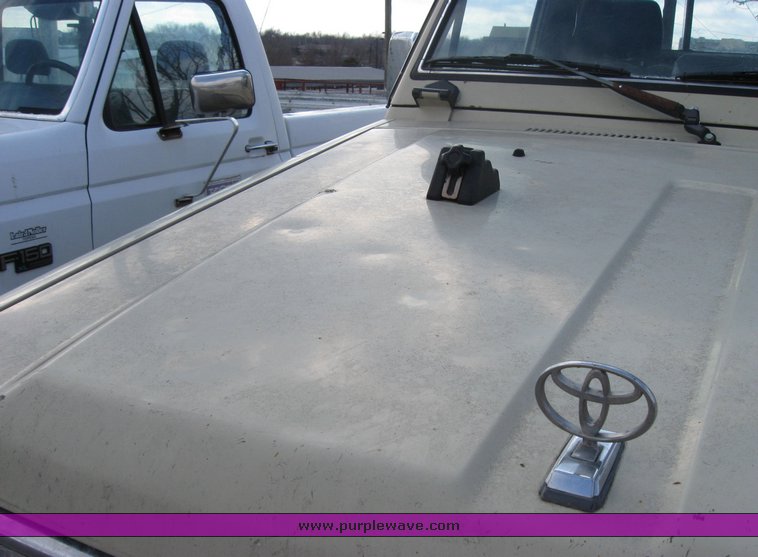 image for item 3438 1990 Toyota FJ75 Land Cruiser