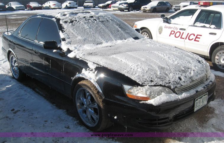 image for item 3881 1992 Lexus ES 300