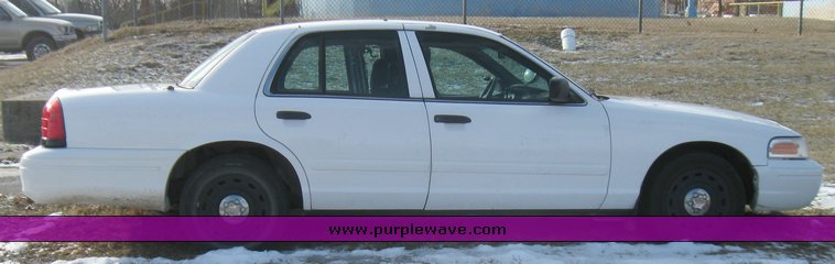 image for item 5451 2003 Ford Crown Victoria Police Interceptor