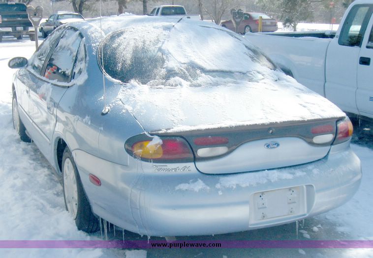 image for item 5464 1997 Ford Taurus GL