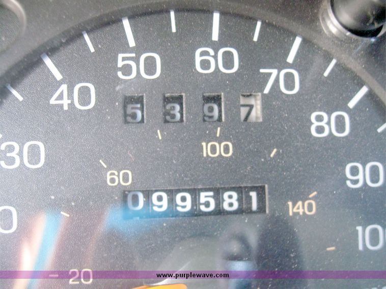 image for item 5464 1997 Ford Taurus GL