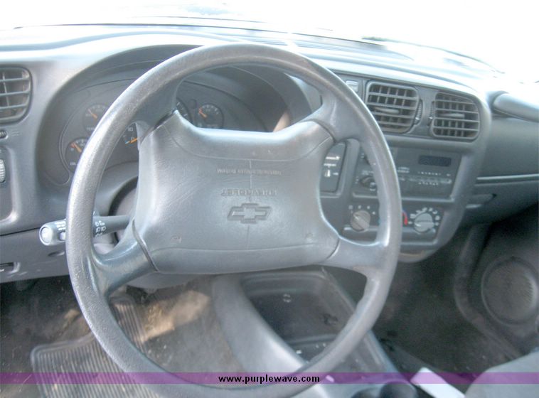 image for item 5465 1998 Chevrolet S10