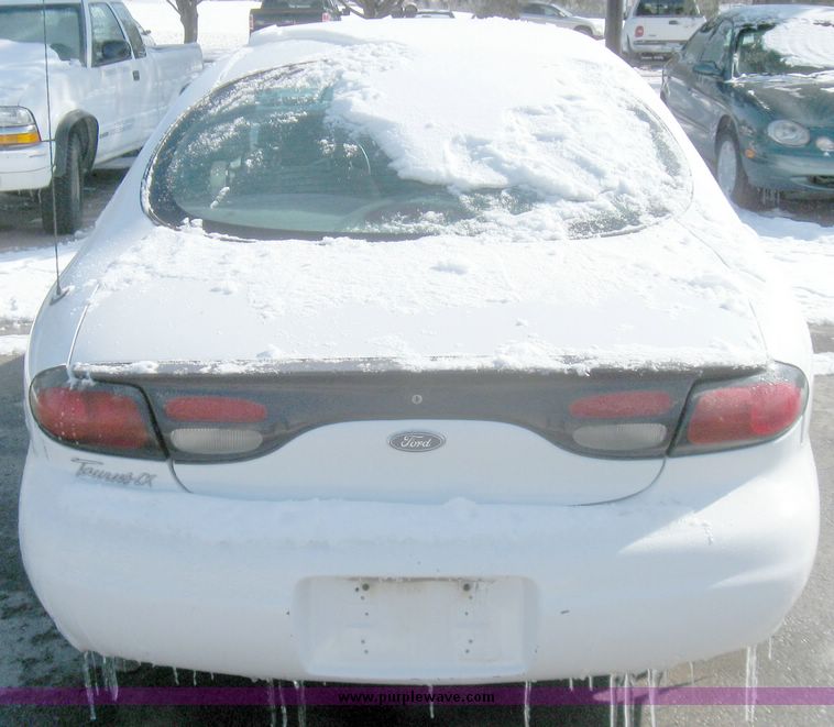 image for item 5466 1998 Ford Taurus