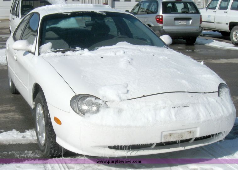 image for item 5466 1998 Ford Taurus
