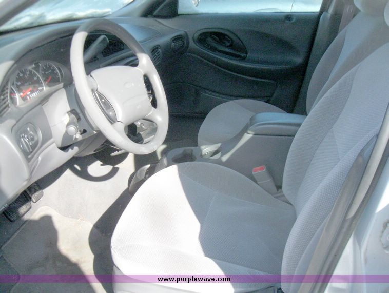 image for item 5468 1999 Ford Taurus SE station wagon