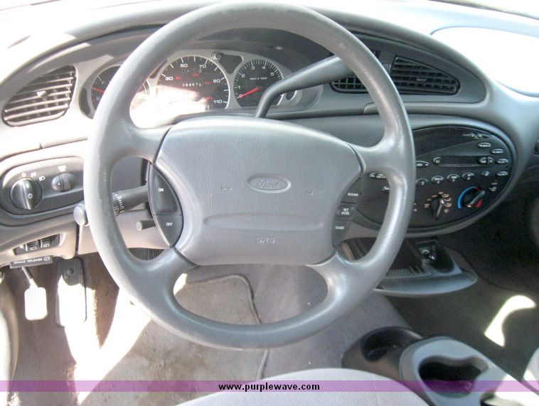 image for item 5468 1999 Ford Taurus SE station wagon