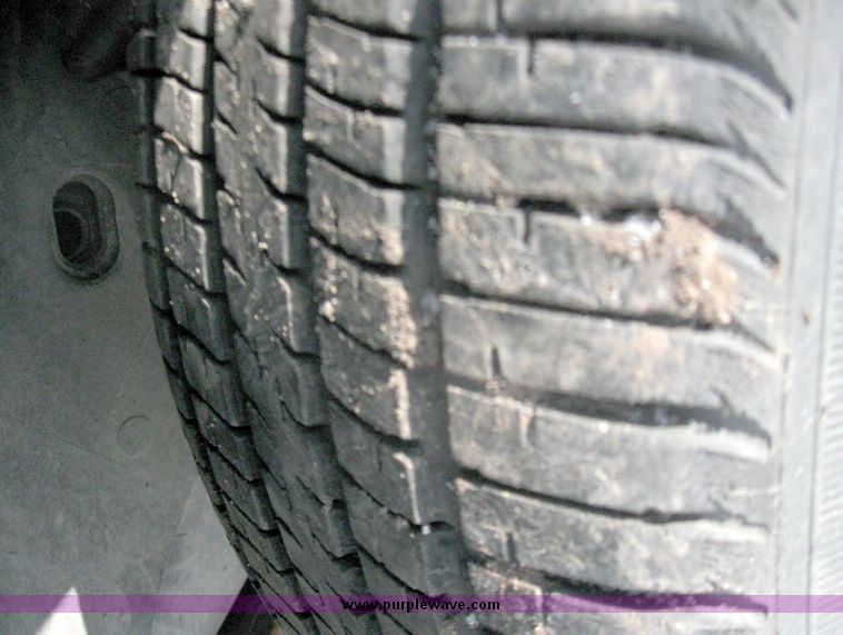 image for item 5468 1999 Ford Taurus SE station wagon