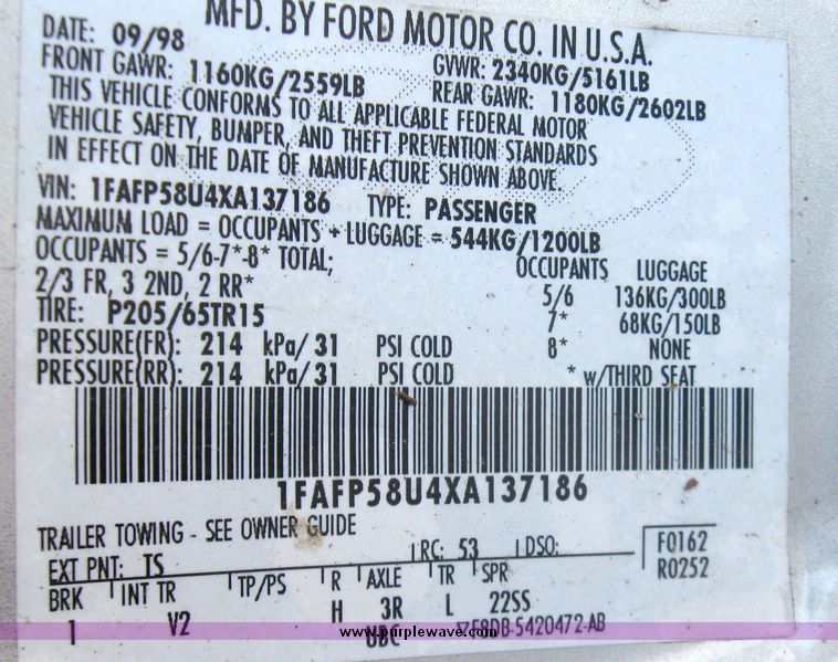 image for item 5468 1999 Ford Taurus SE station wagon