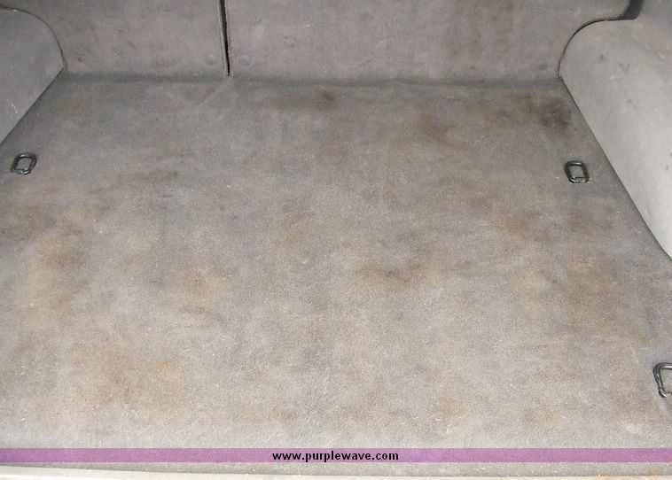 image for item 6652 2000 Ford Explorer XL