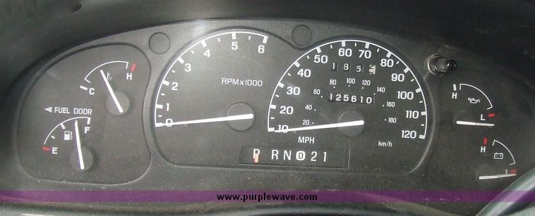 image for item 6652 2000 Ford Explorer XL