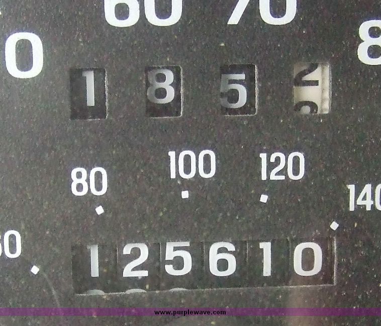 image for item 6652 2000 Ford Explorer XL