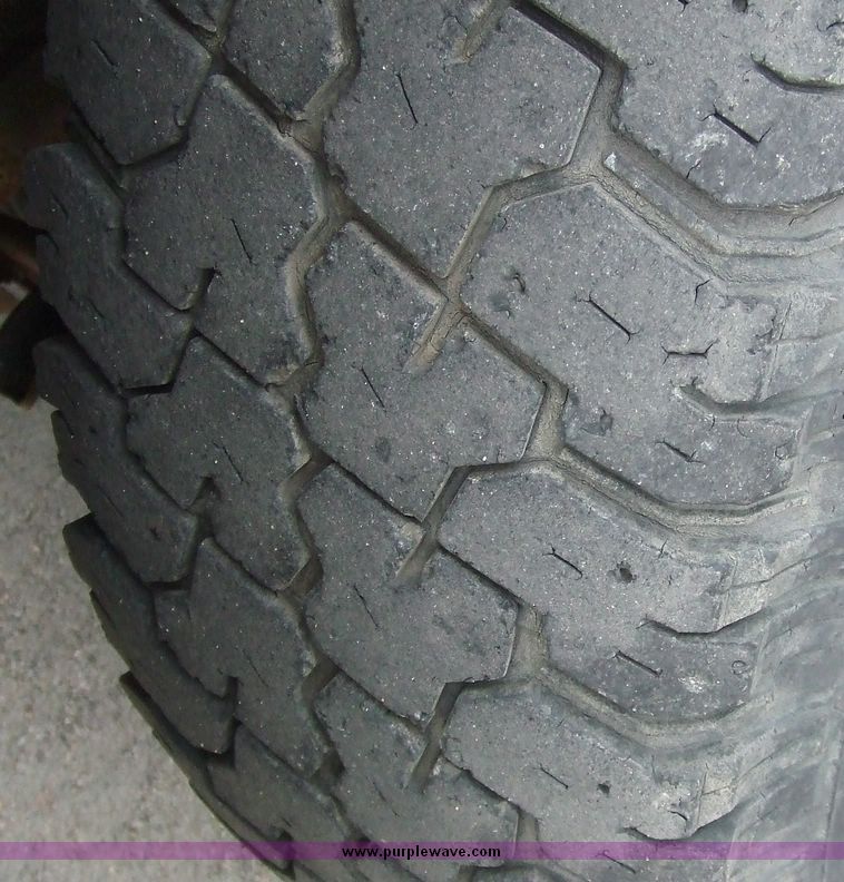 image for item 6652 2000 Ford Explorer XL