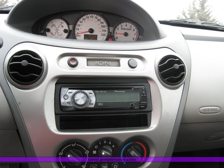 image for item 8200 2003 Saturn Ion