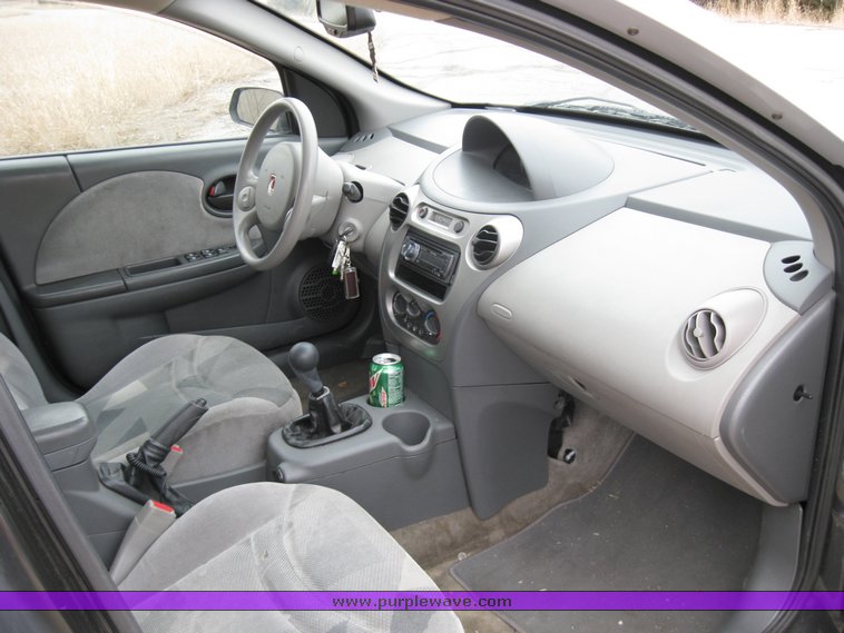 image for item 8200 2003 Saturn Ion