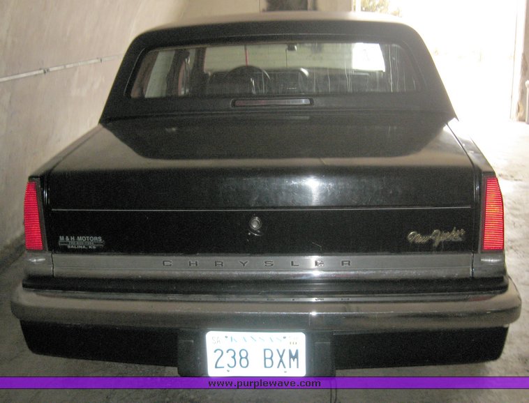 image for item 8201 1991 Chrysler New Yorker