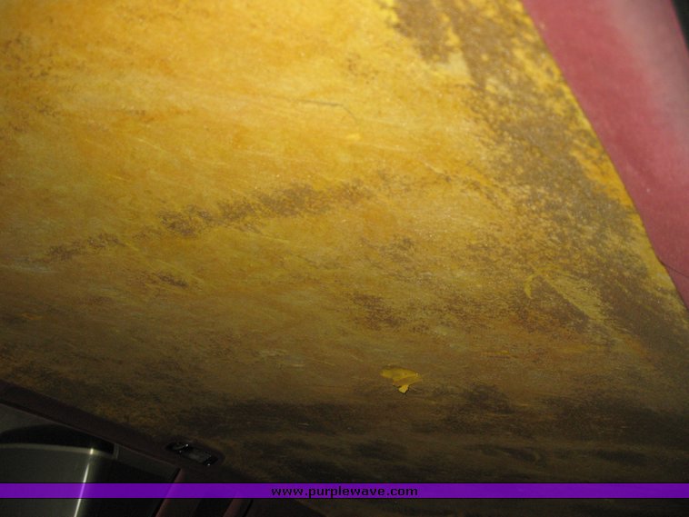 image for item 8201 1991 Chrysler New Yorker