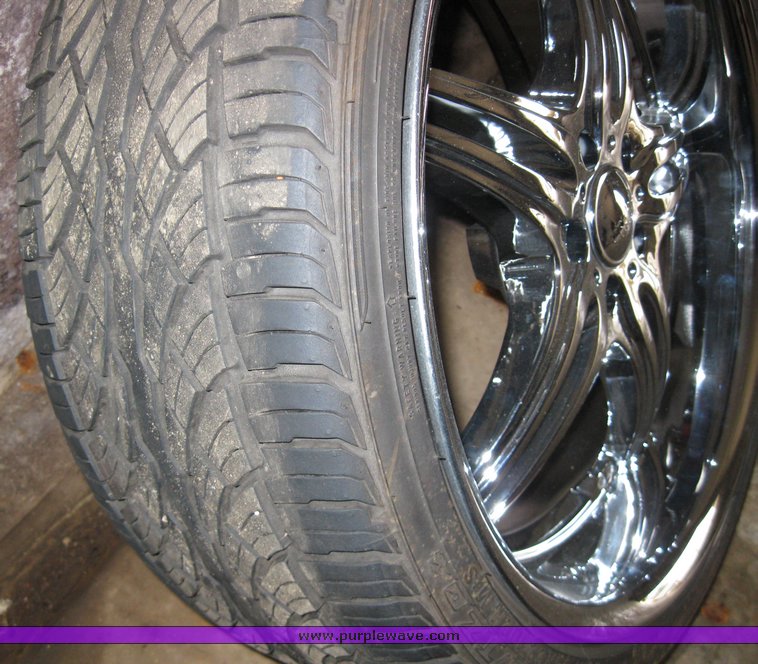 image for item 8204 (4) 265-35R22 102H Falken tires on Incubus rims