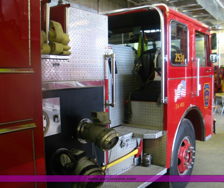 image for item 9000 1985 Pierce Dash pumper/tanker fire truck