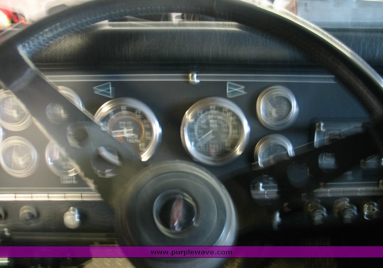 image for item 9000 1985 Pierce Dash pumper/tanker fire truck