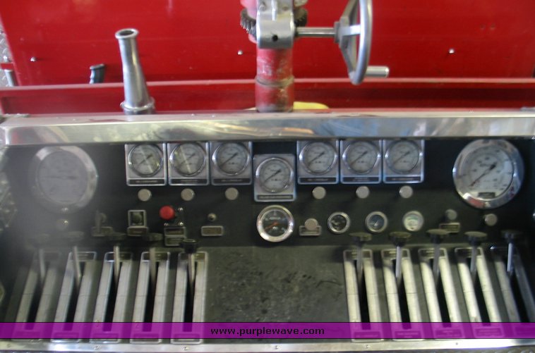 image for item 9000 1985 Pierce Dash pumper/tanker fire truck