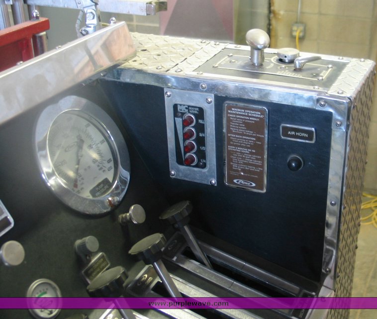 image for item 9000 1985 Pierce Dash pumper/tanker fire truck