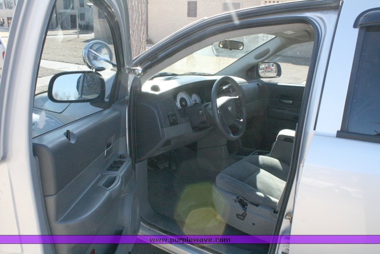 image for item 9001 2005 Dodge Durango SLT