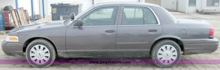 image for item 9369 2007 Ford Crown Victoria Police Interceptor