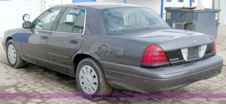 image for item 9369 2007 Ford Crown Victoria Police Interceptor