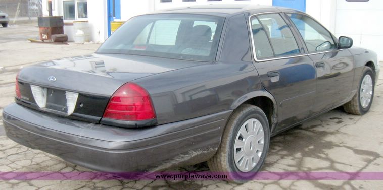 image for item 9369 2007 Ford Crown Victoria Police Interceptor