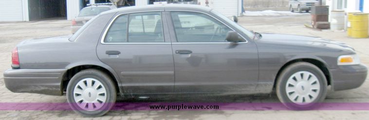 image for item 9369 2007 Ford Crown Victoria Police Interceptor