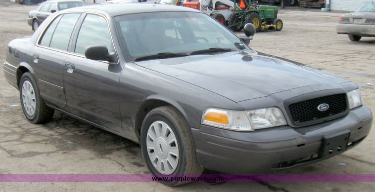 image for item 9369 2007 Ford Crown Victoria Police Interceptor