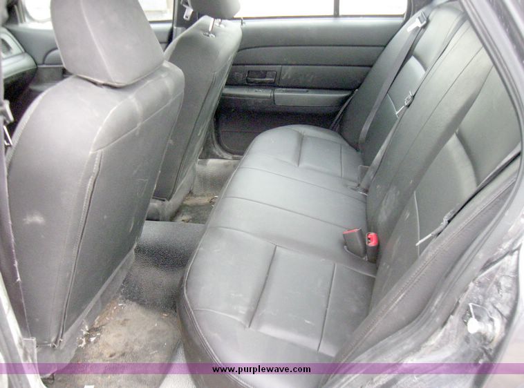 image for item 9369 2007 Ford Crown Victoria Police Interceptor
