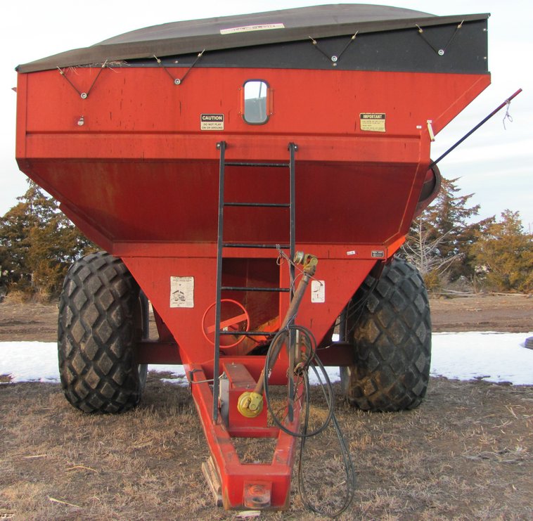 image for item 3013 Brent GC774 grain cart
