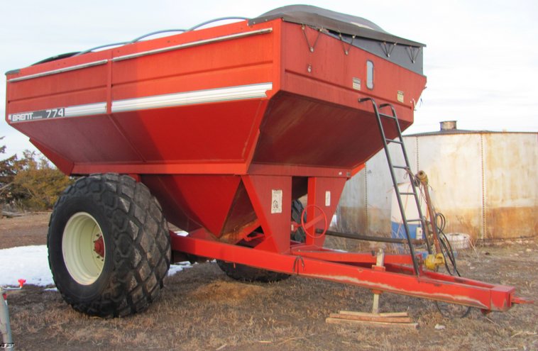 image for item 3013 Brent GC774 grain cart
