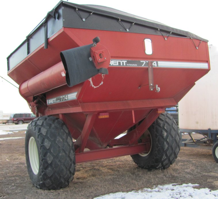 image for item 3013 Brent GC774 grain cart