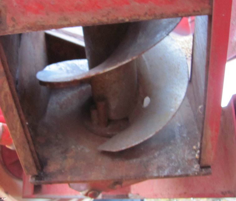 image for item 3013 Brent GC774 grain cart