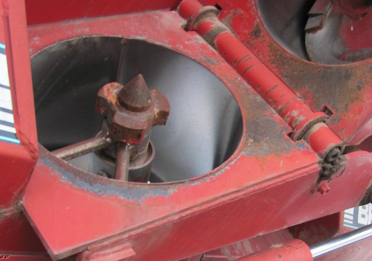 image for item 3013 Brent GC774 grain cart