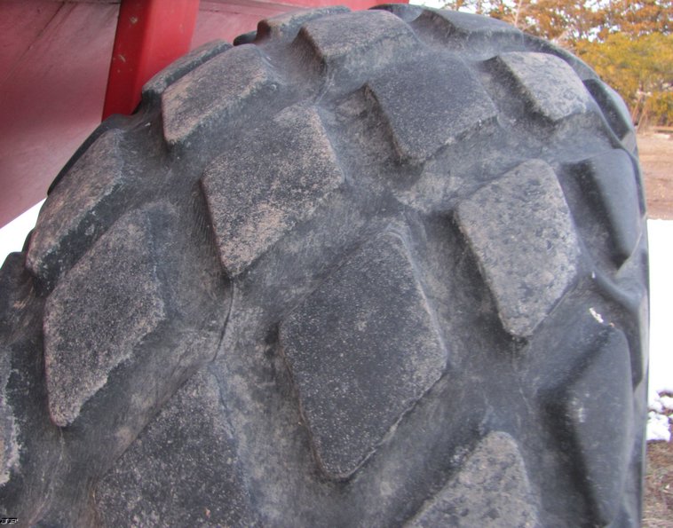 image for item 3013 Brent GC774 grain cart