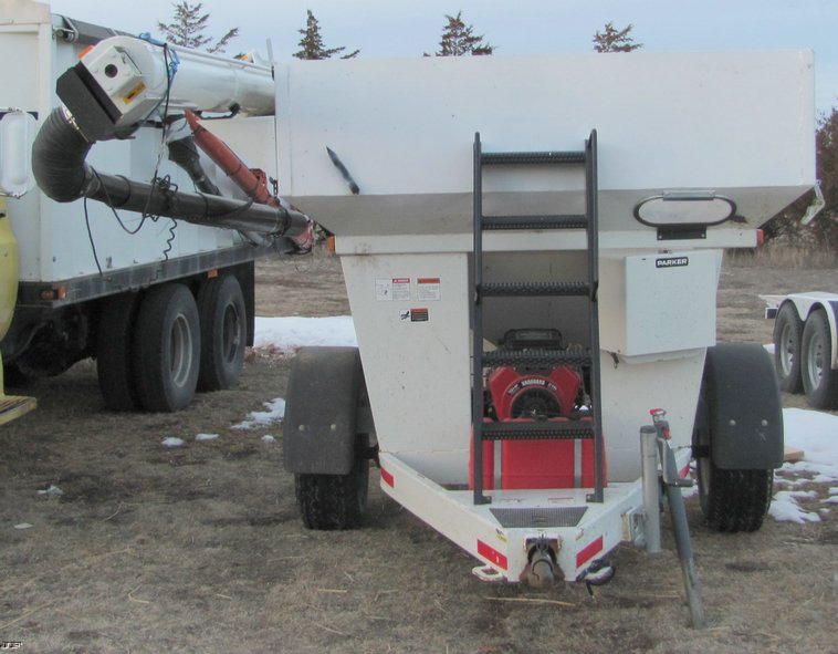 image for item 3016 Parker 1555 seed tender