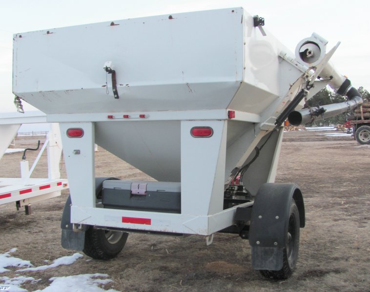 image for item 3016 Parker 1555 seed tender