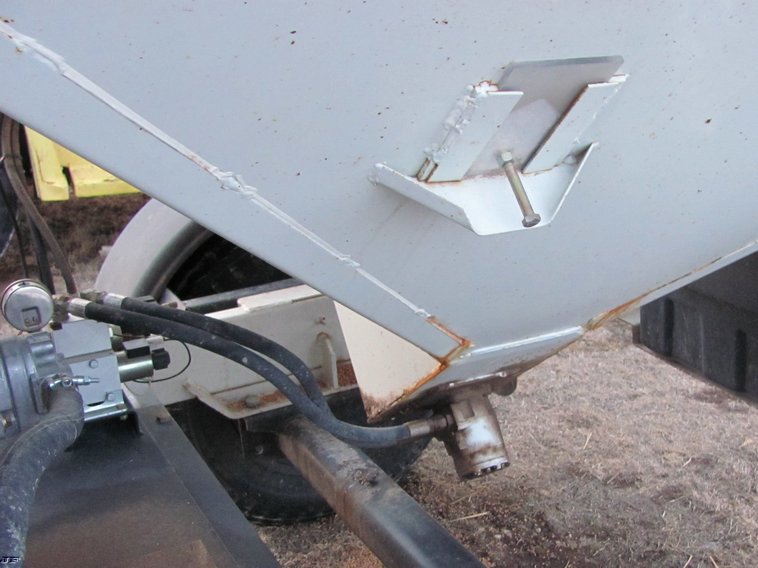 image for item 3016 Parker 1555 seed tender