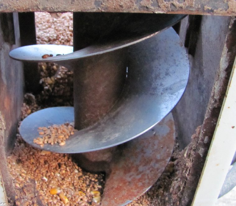 image for item 3016 Parker 1555 seed tender