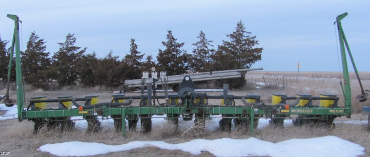 image for item 3018 John Deere 1710 MaxEmergePlus vacumeter planter