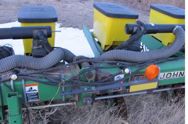 image for item 3018 John Deere 1710 MaxEmergePlus vacumeter planter